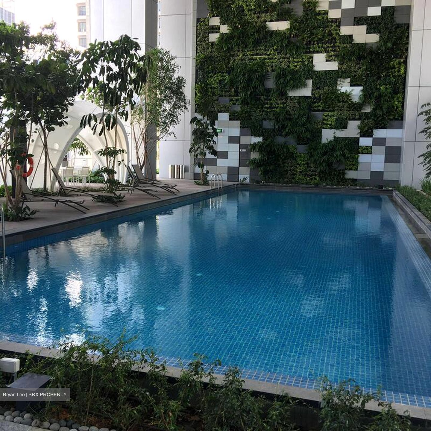 Sbf Center (D1), Office #496895081